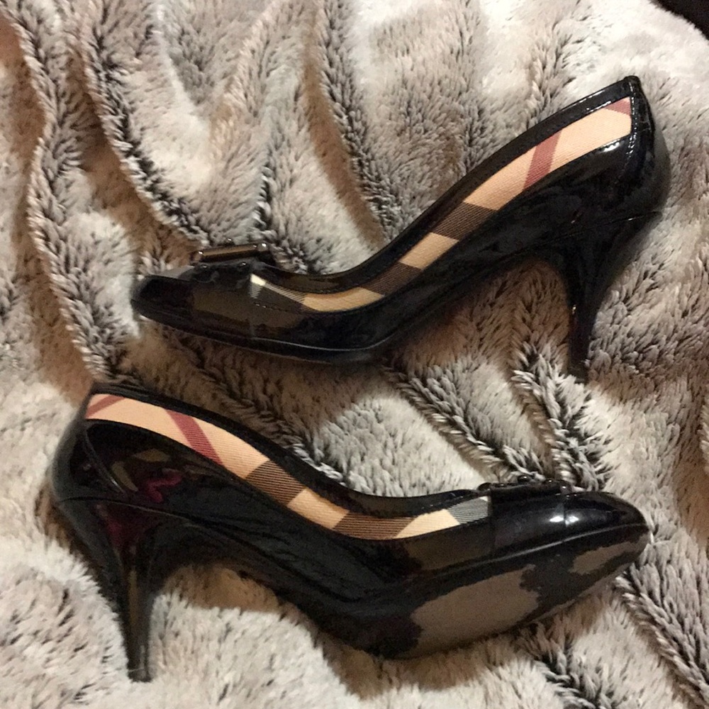 Burberry Heels - Picture 3 of 4